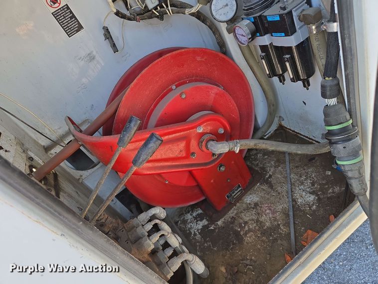 image for item EN8005 2007 Ford  F550 utility / service truck