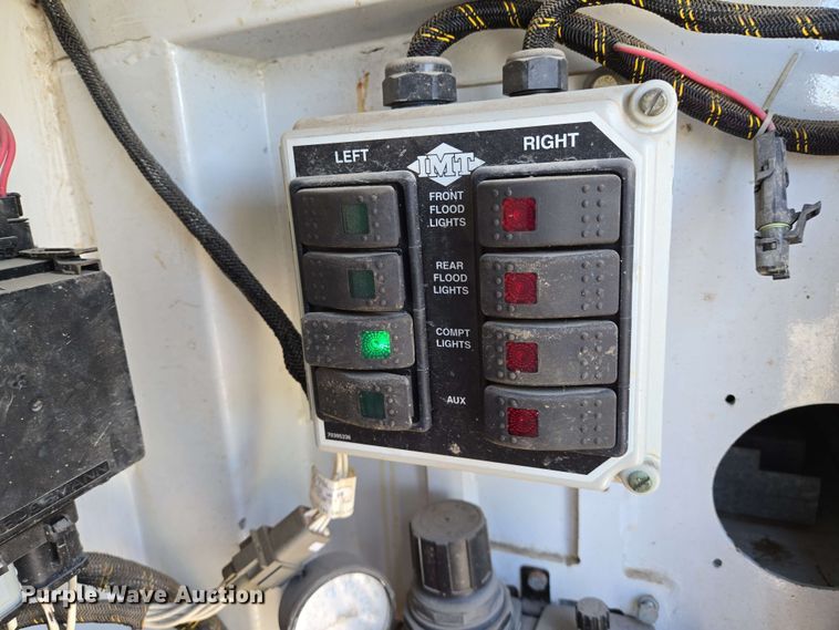 image for item EN8005 2007 Ford  F550 utility / service truck