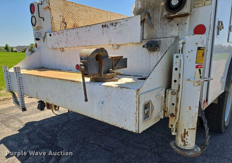 image for item EN8005 2007 Ford  F550 utility / service truck