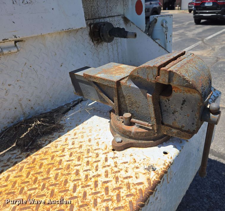 image for item EN8005 2007 Ford  F550 utility / service truck