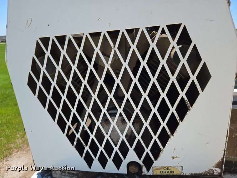 image for item EN8005 2007 Ford  F550 utility / service truck