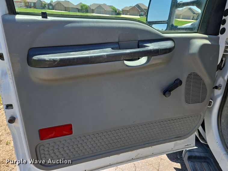 image for item EN8005 2007 Ford  F550 utility / service truck