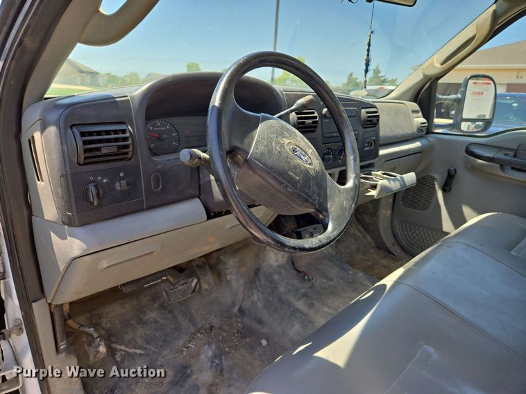 image for item EN8005 2007 Ford  F550 utility / service truck