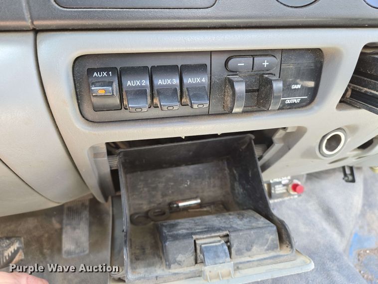 image for item EN8005 2007 Ford  F550 utility / service truck