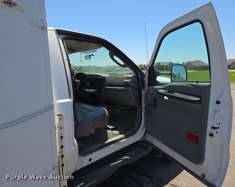 image for item EN8005 2007 Ford  F550 utility / service truck