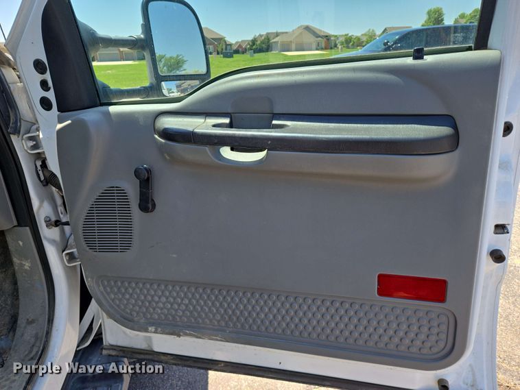 image for item EN8005 2007 Ford  F550 utility / service truck