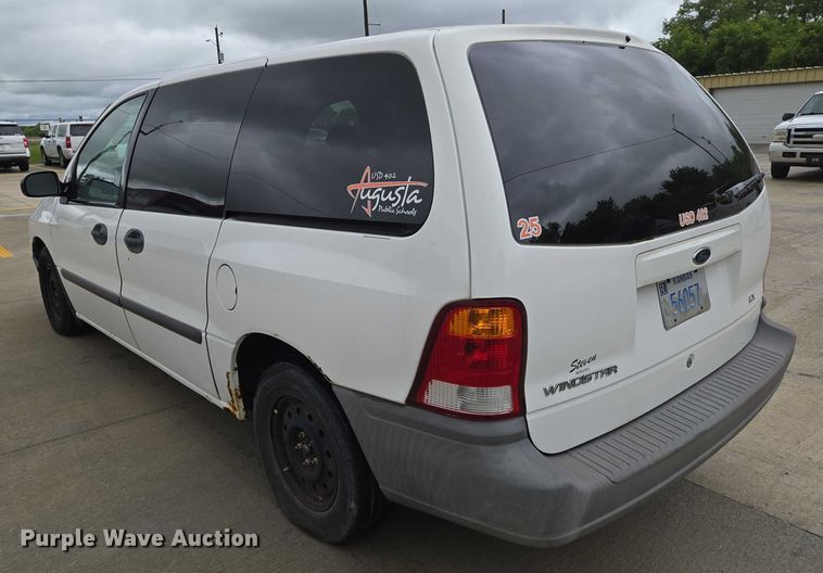 image for item EN8017 2002 Ford Windstar LX van