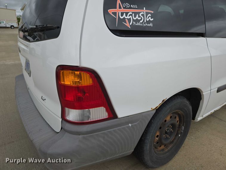 image for item EN8017 2002 Ford Windstar LX van