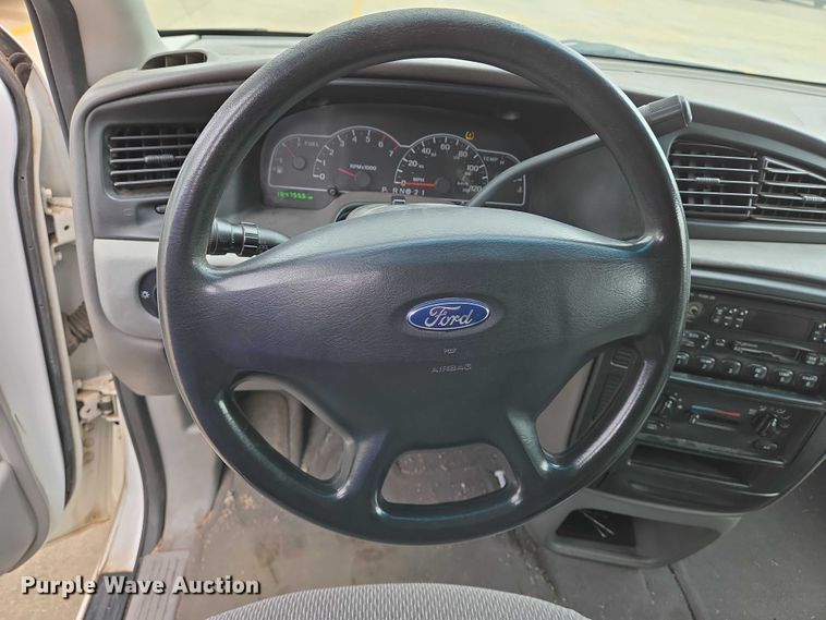 image for item EN8017 2002 Ford Windstar LX van