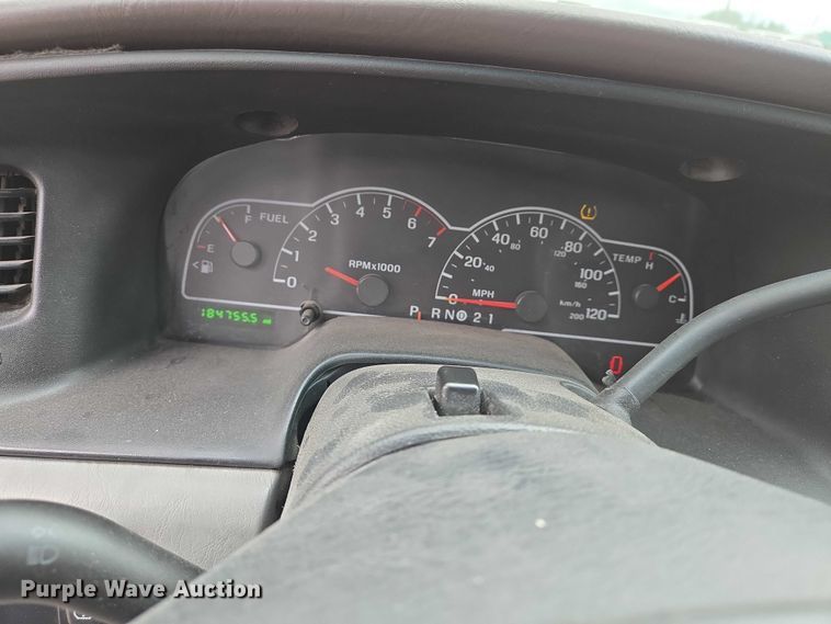 image for item EN8017 2002 Ford Windstar LX van