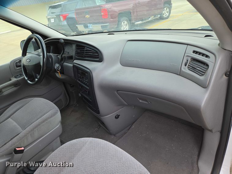 image for item EN8017 2002 Ford Windstar LX van