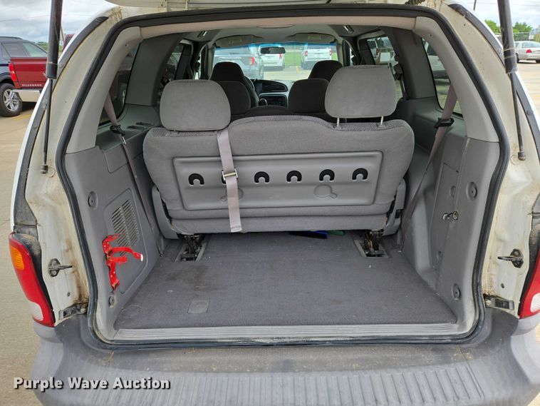 image for item EN8017 2002 Ford Windstar LX van