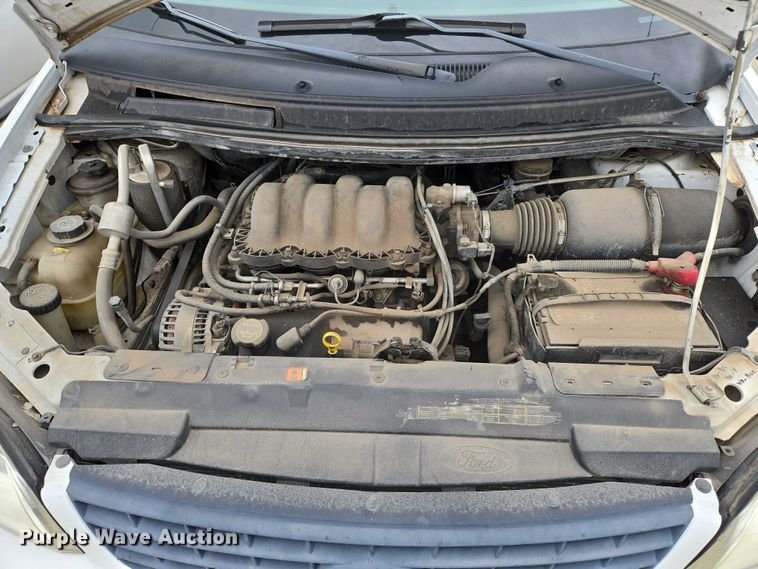 image for item EN8017 2002 Ford Windstar LX van