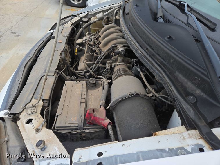 image for item EN8017 2002 Ford Windstar LX van