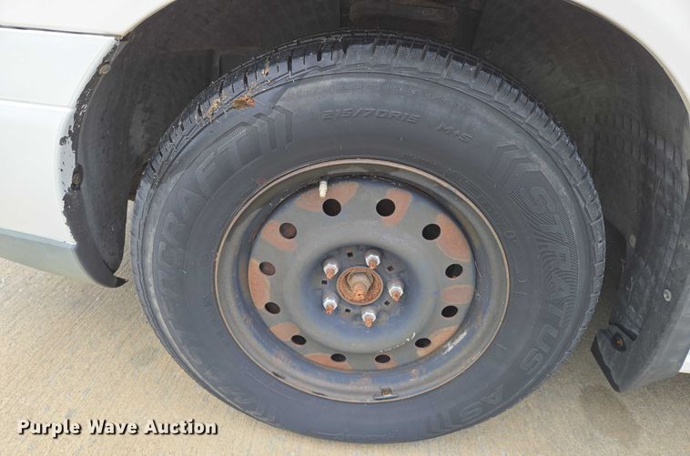 image for item EN8017 2002 Ford Windstar LX van