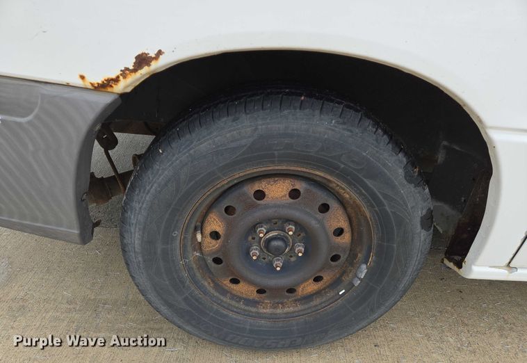 image for item EN8017 2002 Ford Windstar LX van