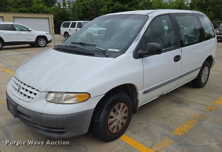 image for item EN8018 2000 Plymouth Voyager  van