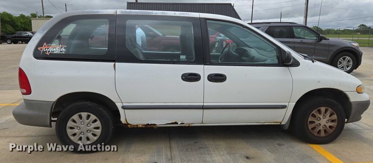 image for item EN8018 2000 Plymouth Voyager  van