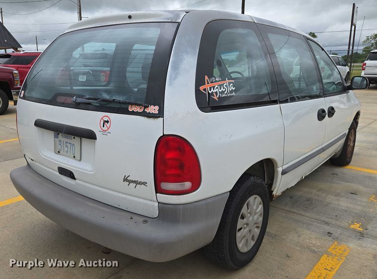 image for item EN8018 2000 Plymouth Voyager  van