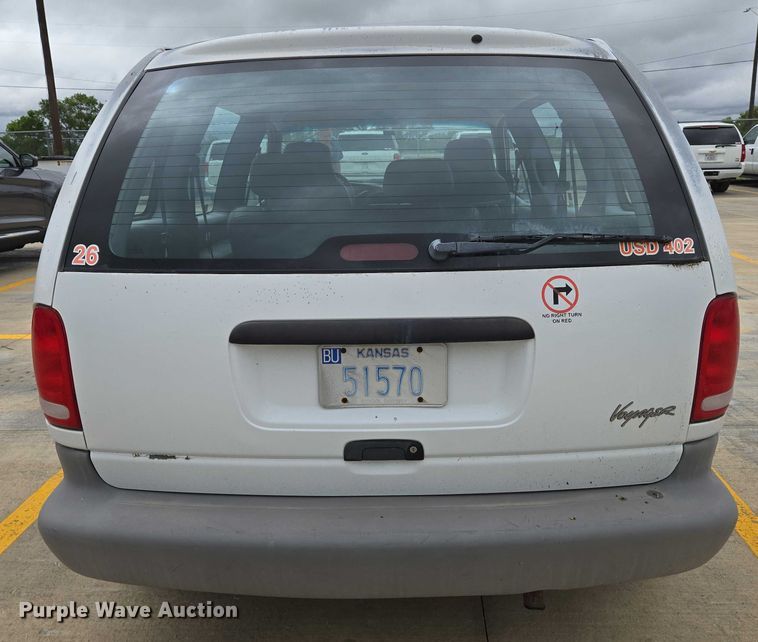 image for item EN8018 2000 Plymouth Voyager  van