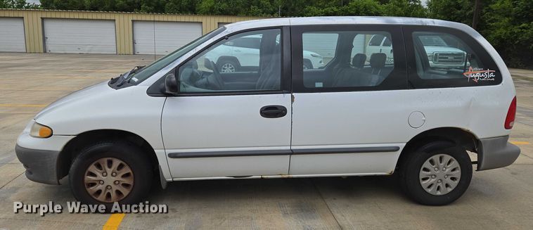 image for item EN8018 2000 Plymouth Voyager  van