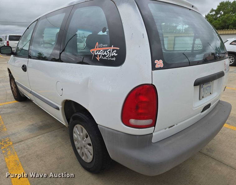 image for item EN8018 2000 Plymouth Voyager  van