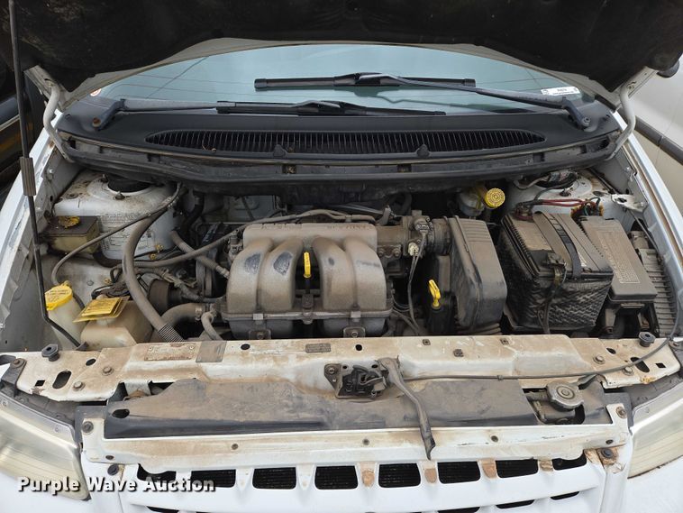 image for item EN8018 2000 Plymouth Voyager  van