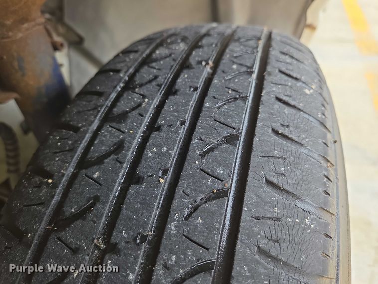 image for item EN8018 2000 Plymouth Voyager  van