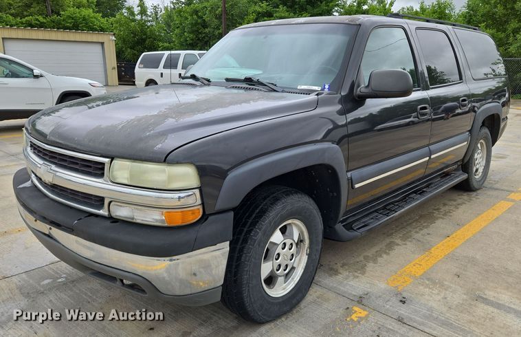 image for item EN8019 2003 Chevrolet Suburban 1500 SUV