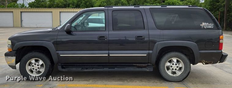 image for item EN8019 2003 Chevrolet Suburban 1500 SUV