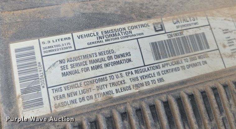 image for item EN8019 2003 Chevrolet Suburban 1500 SUV