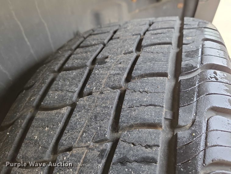 image for item EN8019 2003 Chevrolet Suburban 1500 SUV