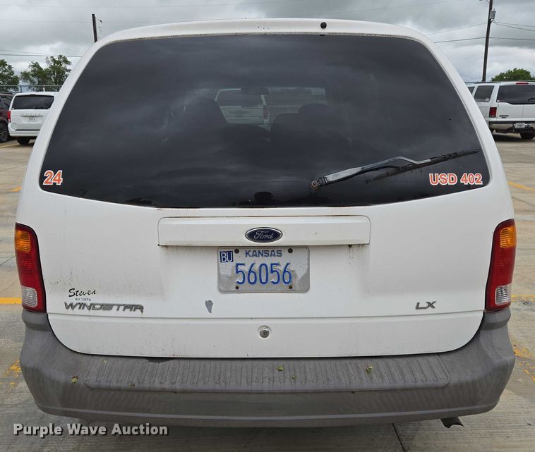 image for item EN8020 2002 Ford Windstar LX van