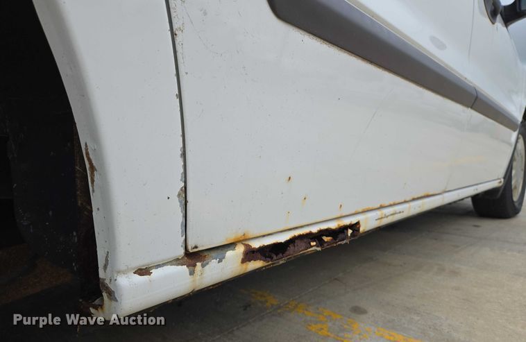 image for item EN8020 2002 Ford Windstar LX van