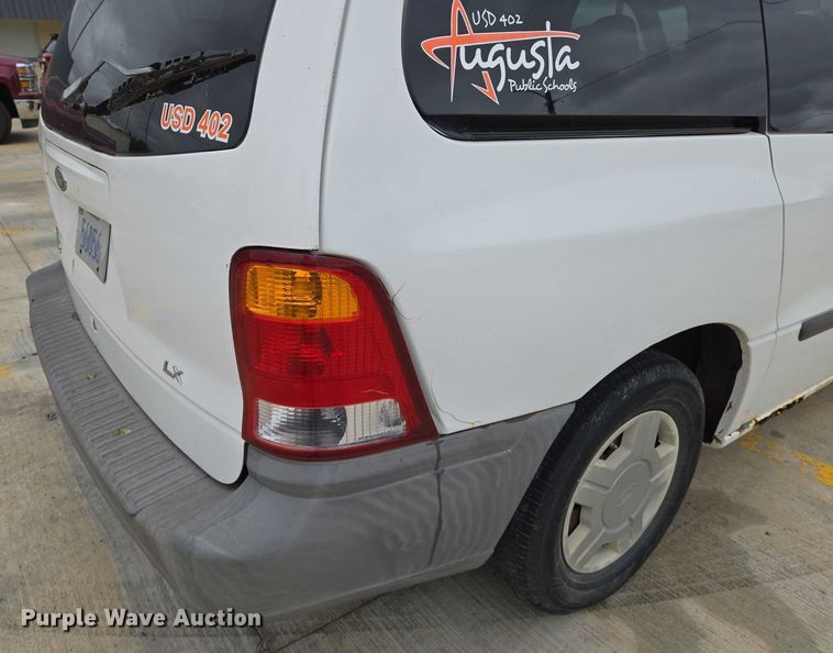 image for item EN8020 2002 Ford Windstar LX van