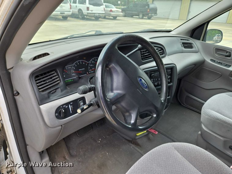 image for item EN8020 2002 Ford Windstar LX van