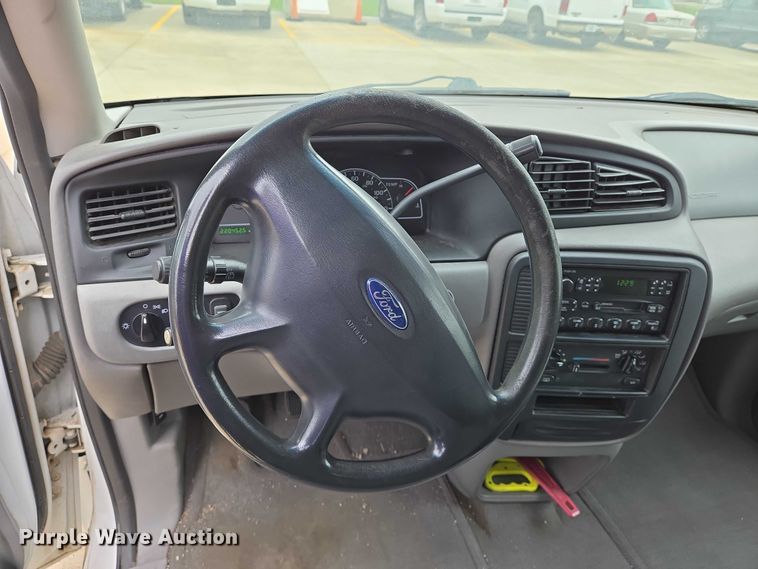 image for item EN8020 2002 Ford Windstar LX van