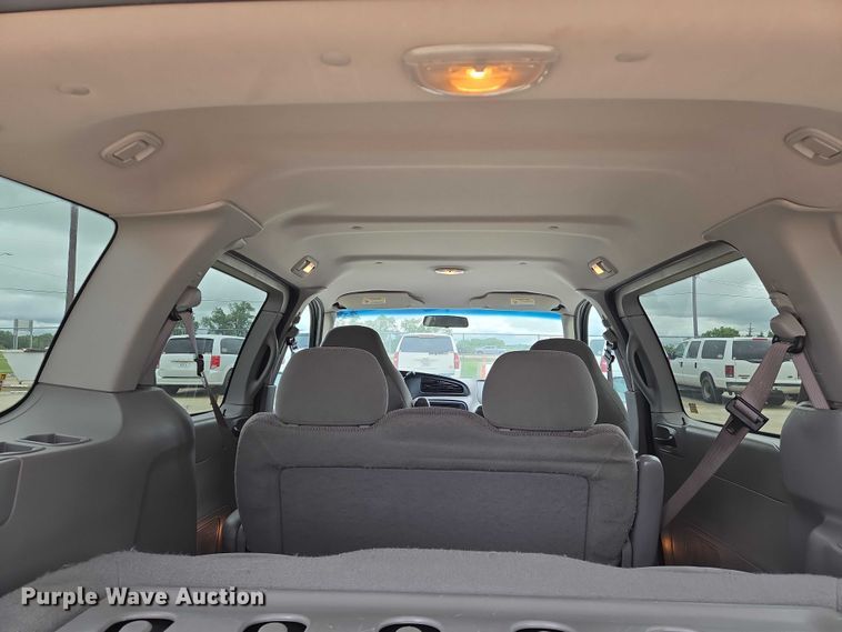 image for item EN8020 2002 Ford Windstar LX van