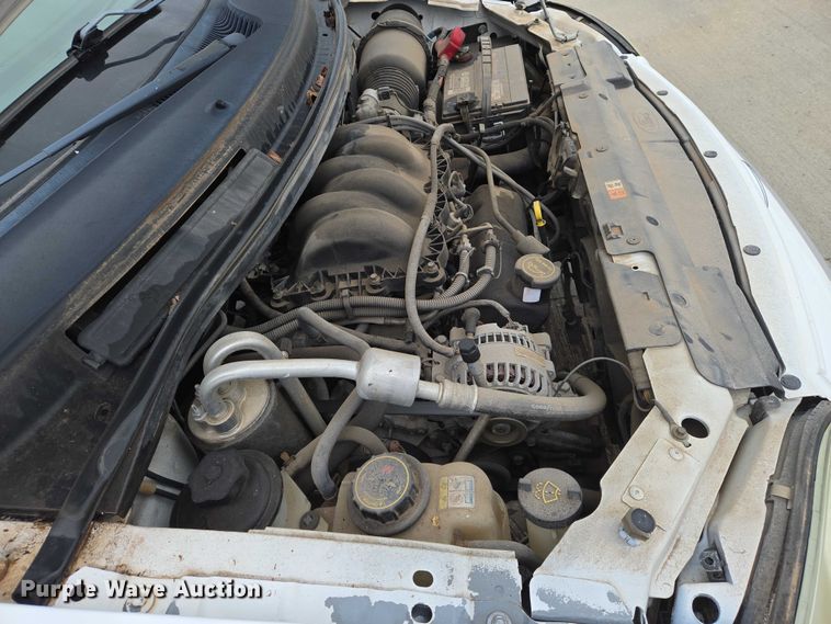 image for item EN8020 2002 Ford Windstar LX van