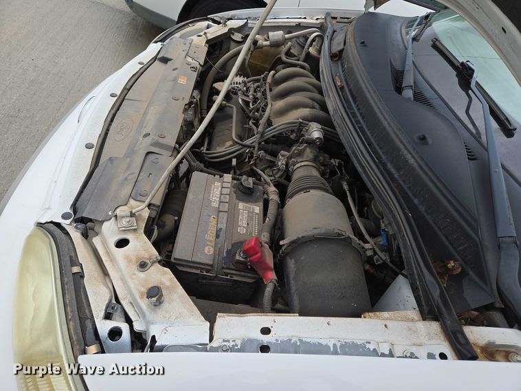 image for item EN8020 2002 Ford Windstar LX van