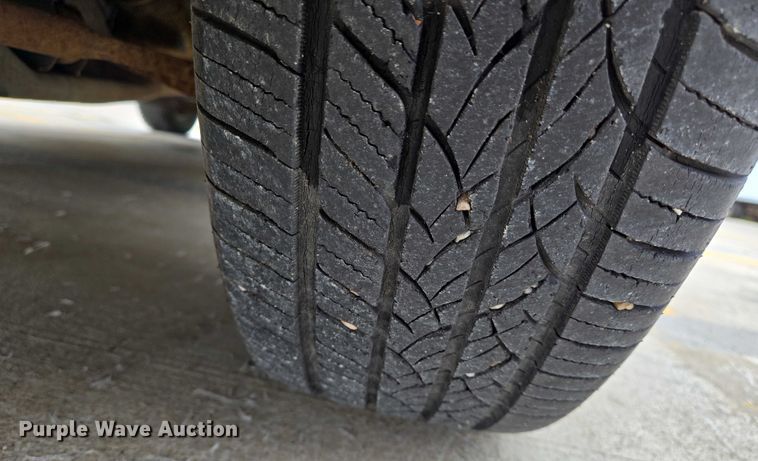 image for item EN8020 2002 Ford Windstar LX van