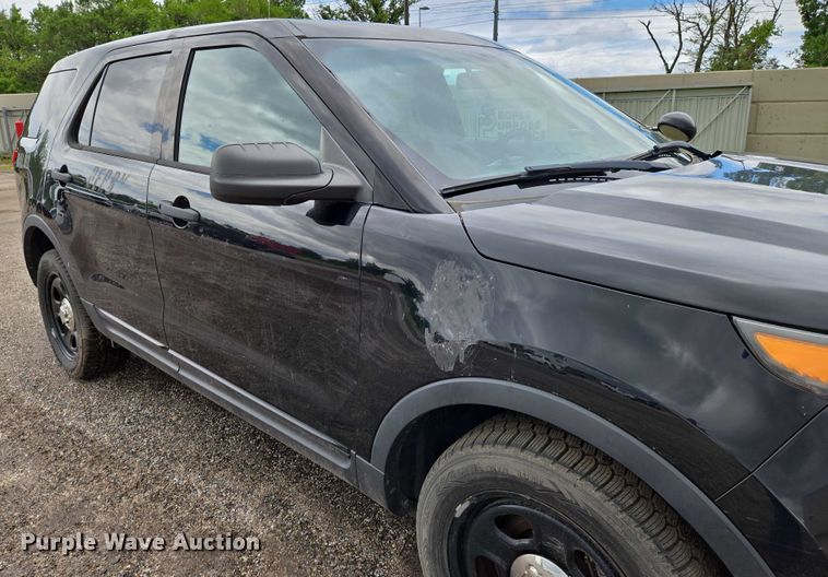 image for item EN8022 2013 Ford Explorer Police SUV