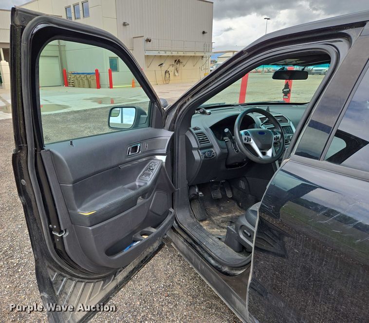 image for item EN8022 2013 Ford Explorer Police SUV