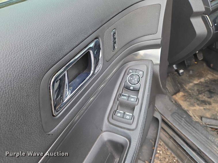 image for item EN8022 2013 Ford Explorer Police SUV