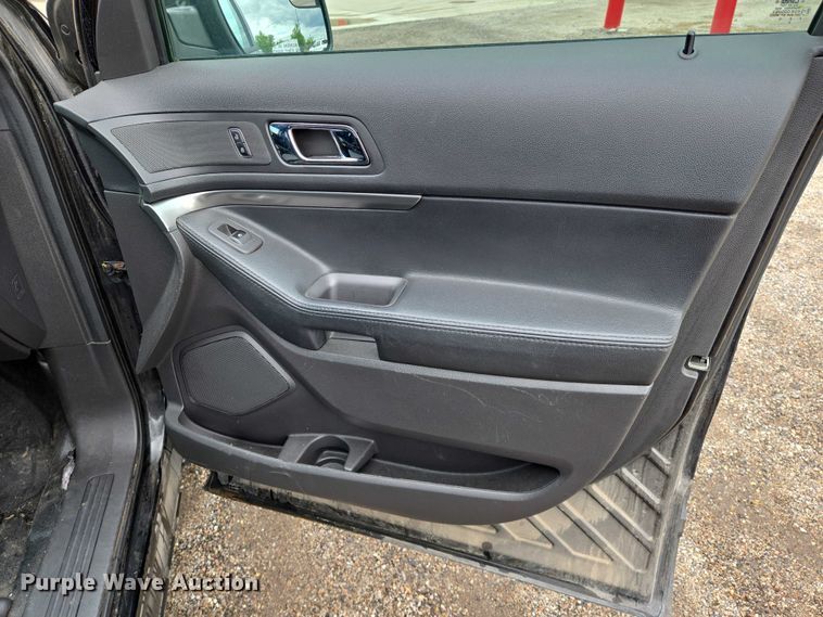 image for item EN8022 2013 Ford Explorer Police SUV