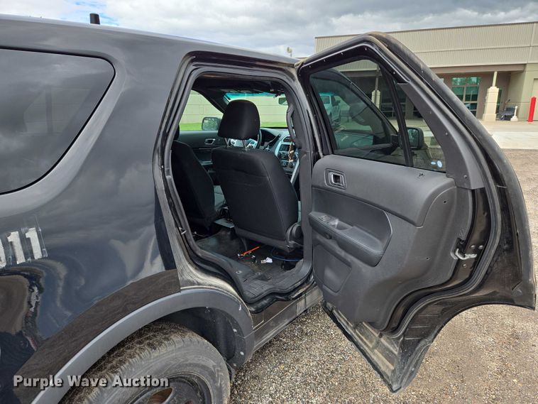 image for item EN8022 2013 Ford Explorer Police SUV