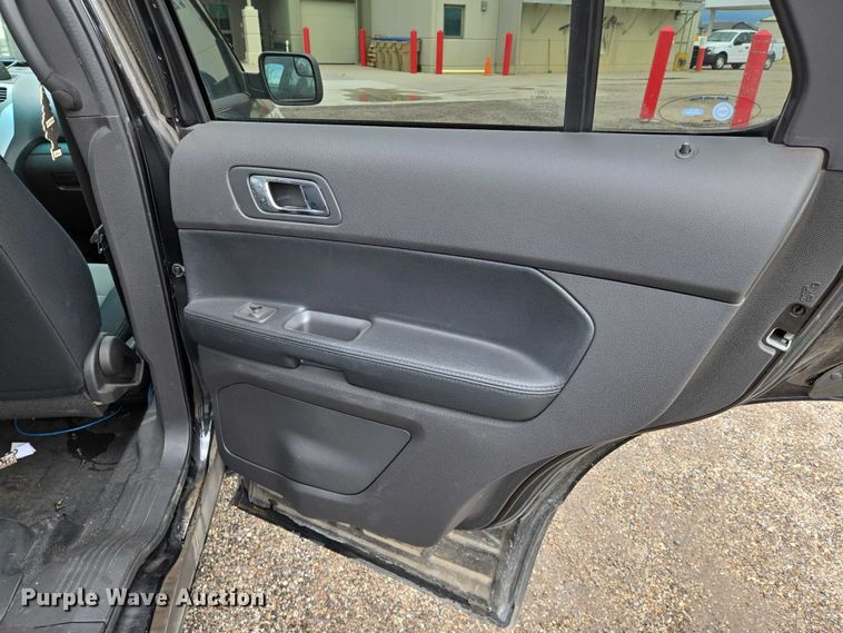 image for item EN8022 2013 Ford Explorer Police SUV