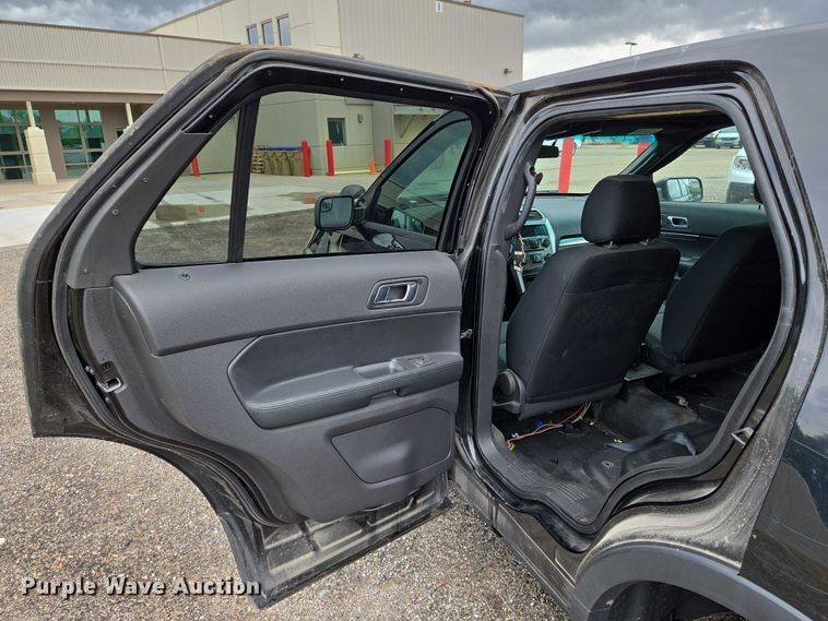 image for item EN8022 2013 Ford Explorer Police SUV