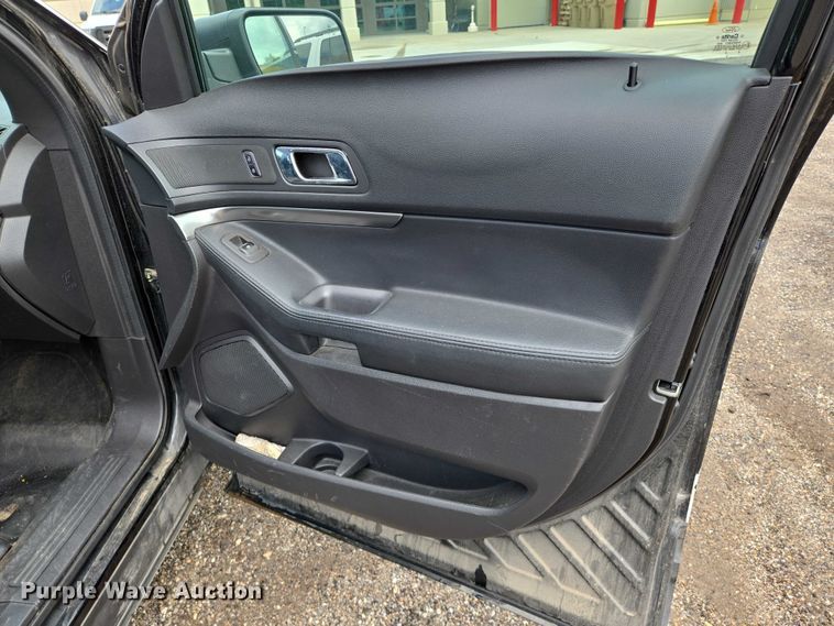 image for item EN8023 2014 Ford  Explorer Police SUV