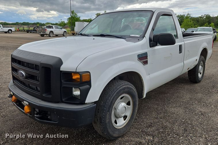 image for item EN8024 2008 Ford F250 Super Duty XL pickup truck